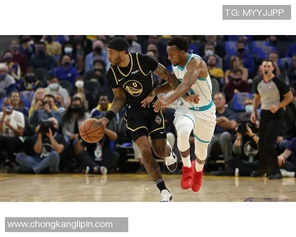 勇士与开拓者激战正酣腾讯直播精彩瞬间回顾与分析