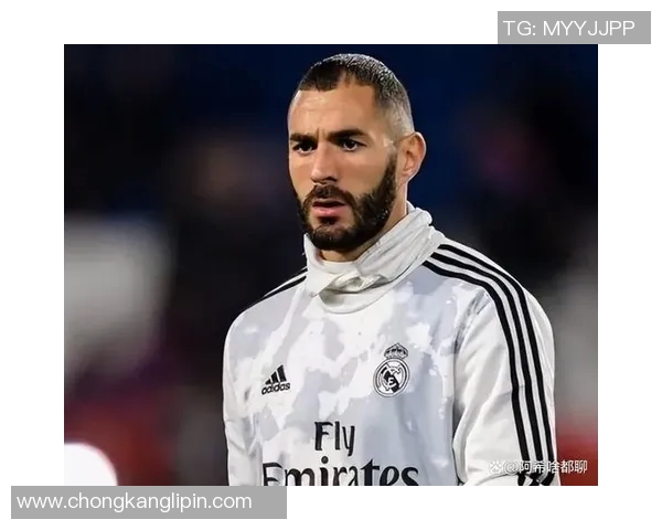 本泽马在足球历史上的传奇之路与未来展望分析