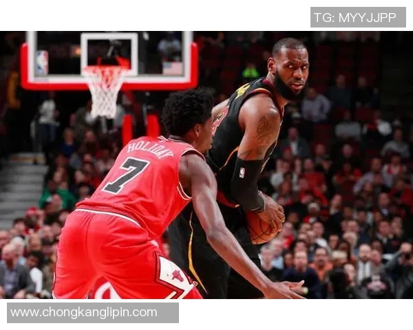 骑士对阵公牛詹姆斯未能首发引发球迷热议与关注 骑士对阵公牛詹姆斯未能首发引发球迷热议与关注