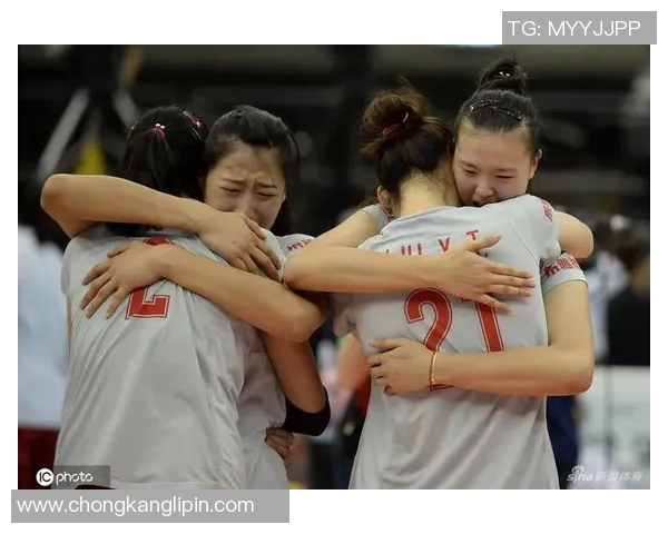 中国女排在2015年与阿尔及利亚的较量中展现出强大实力与团队合作精神