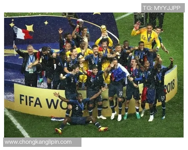 姆巴佩领衔法国队冲击世界杯冠军展现超强实力与团队默契 姆巴佩领衔法国队冲击世界杯冠军展现超强实力与团队默契