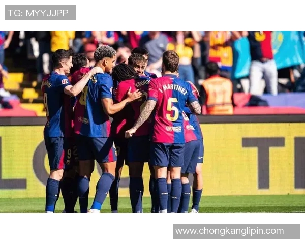 巴萨与皇马外套对决时尚风潮引领球迷热潮 巴萨与皇马外套对决时尚风潮引领球迷热潮