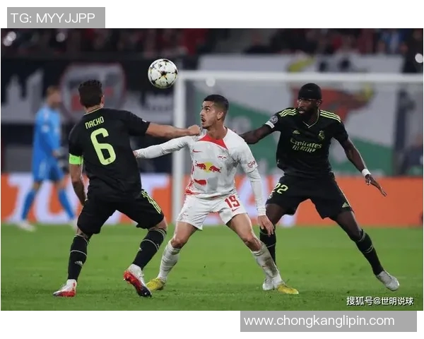 德国国家队与拜仁慕尼黑的对决揭示足球战术与团队精神的完美结合 德国国家队与拜仁慕尼黑的对决揭示足球战术与团队精神的完美结合